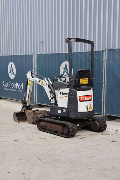 Bobcat E10 - Мини-экскаватор: фото 4 Bobcat E10 - Мини-экскаватор: фото 4