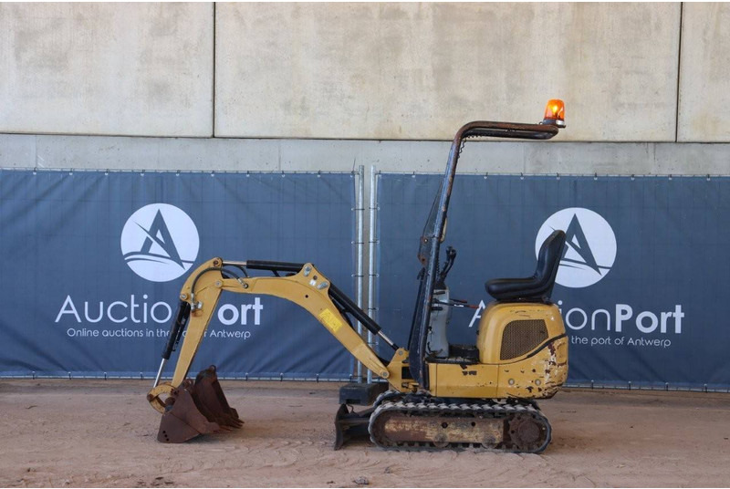 Caterpillar 300.9D - Мини-экскаватор: фото 2 Caterpillar 300.9D - Мини-экскаватор: фото 2