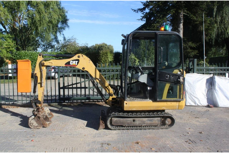 Caterpillar 301.6C - Мини-экскаватор: фото 1 Caterpillar 301.6C - Мини-экскаватор: фото 1