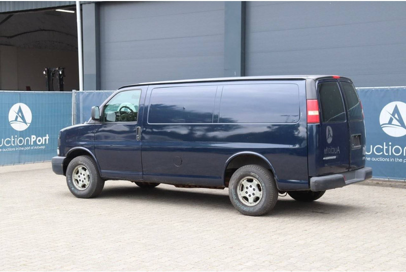Chevrolet Express Cargo Van - Цельнометаллический фургон: фото 3 Chevrolet Express Cargo Van - Цельнометаллический фургон: фото 3