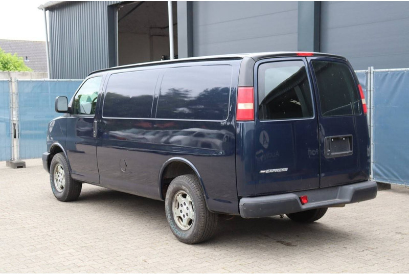 Chevrolet Express Cargo Van - Цельнометаллический фургон: фото 4 Chevrolet Express Cargo Van - Цельнометаллический фургон: фото 4