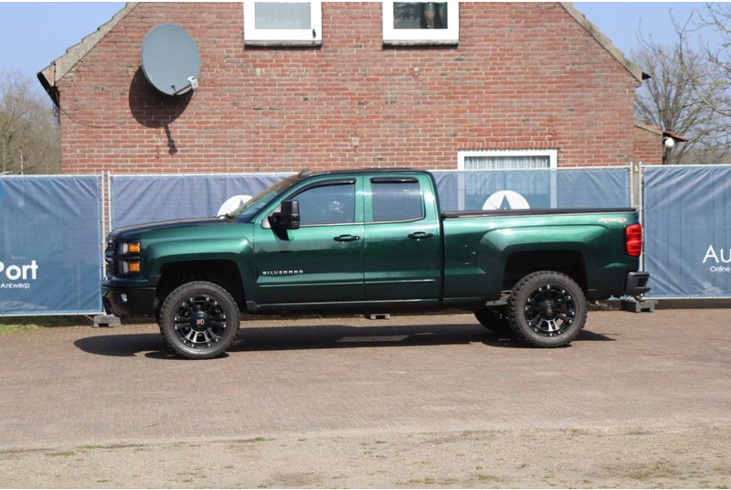 Chevrolet Silverado - Легковой автомобиль: фото 1 Chevrolet Silverado - Легковой автомобиль: фото 1