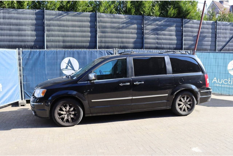 Chrysler Grand Voyager Slow'n Go - Легковой автомобиль: фото 1 Chrysler Grand Voyager Slow'n Go - Легковой автомобиль: фото 1