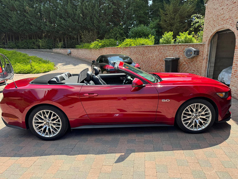 Ford Mustang GT Convertible - Седан: фото 4 Ford Mustang GT Convertible - Седан: фото 4