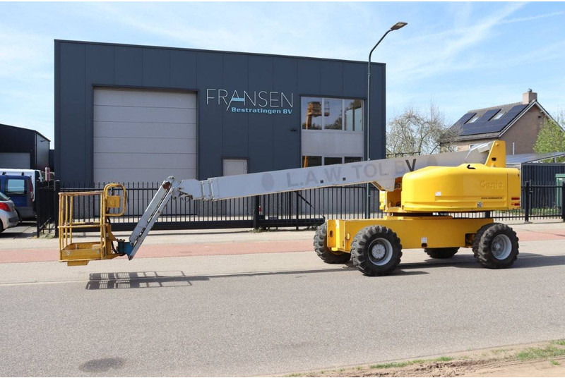 Genie S-65 - Телескопический подъемник: фото 1 Genie S-65 - Телескопический подъемник: фото 1