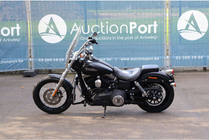 Harley-Davidson Dyna Street Bob - Мотоцикл: фото 2 Harley-Davidson Dyna Street Bob - Мотоцикл: фото 2