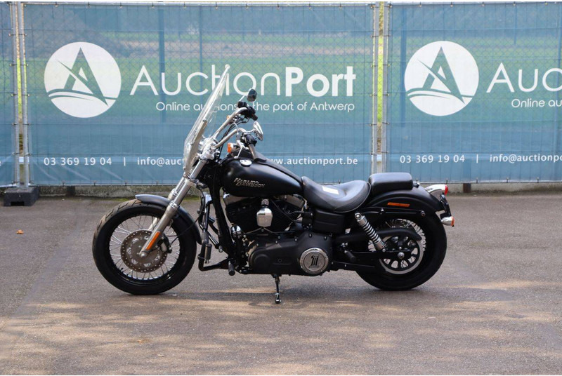 Harley-Davidson Dyna Street Bob - Мотоцикл: фото 1 Harley-Davidson Dyna Street Bob - Мотоцикл: фото 1