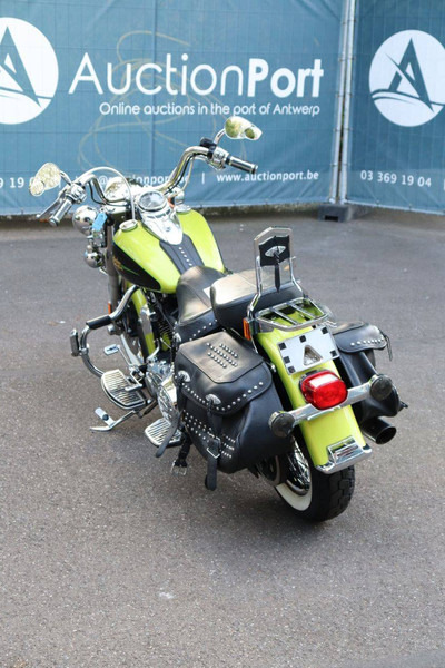 Harley-Davidson Heritage Softail Classic - Мотоцикл: фото 4 Harley-Davidson Heritage Softail Classic - Мотоцикл: фото 4