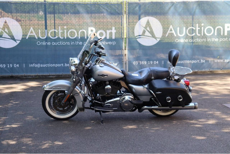 Harley-Davidson Road King Classic - Мотоцикл: фото 1 Harley-Davidson Road King Classic - Мотоцикл: фото 1