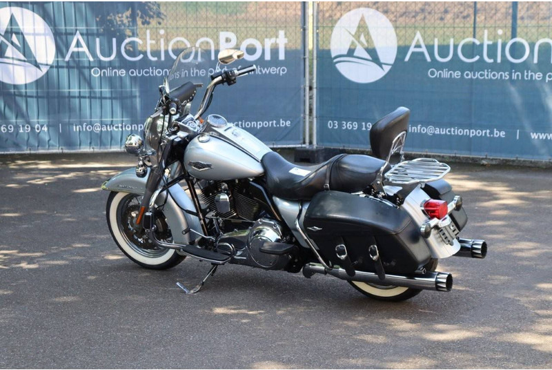 Harley-Davidson Road King Classic - Мотоцикл: фото 3 Harley-Davidson Road King Classic - Мотоцикл: фото 3