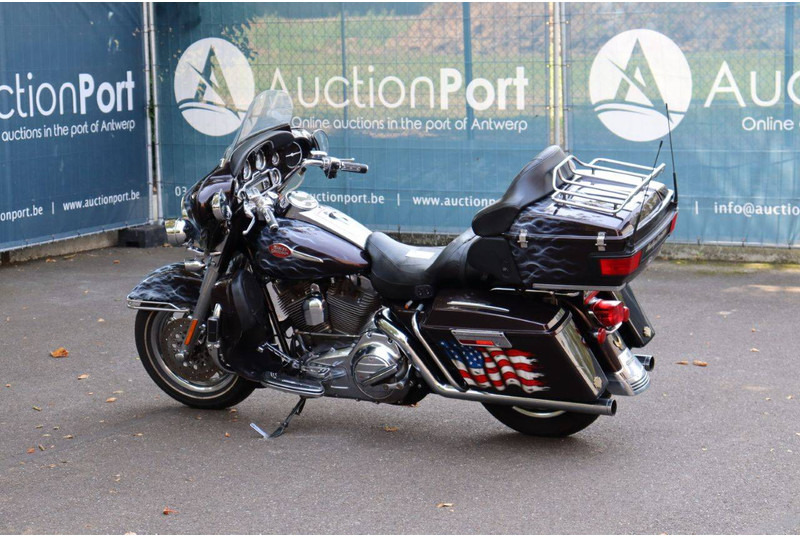 Harley-Davidson Ultra Classic CVO - Мотоцикл: фото 3 Harley-Davidson Ultra Classic CVO - Мотоцикл: фото 3