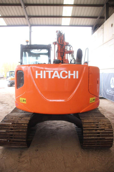 Hitachi ZX135US-5B - Гусеничный экскаватор: фото 4 Hitachi ZX135US-5B - Гусеничный экскаватор: фото 4