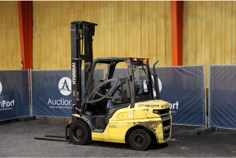 Hyundai 25D-9 - Дизельный погрузчик: фото 3 Hyundai 25D-9 - Дизельный погрузчик: фото 3