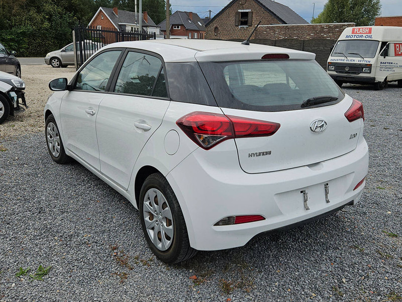 Hyundai i20 1.2 - Седан: фото 1 Hyundai i20 1.2 - Седан: фото 1