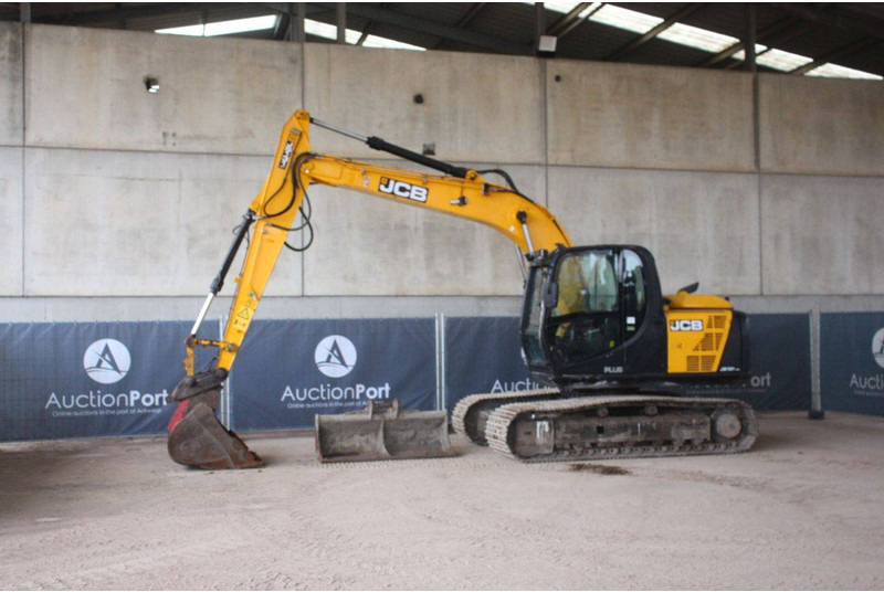 JCB JS131LC - Гусеничный экскаватор: фото 1 JCB JS131LC - Гусеничный экскаватор: фото 1