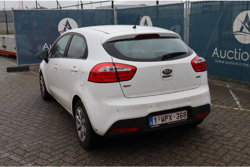 Kia New Rio - Седан: фото 4 Kia New Rio - Седан: фото 4