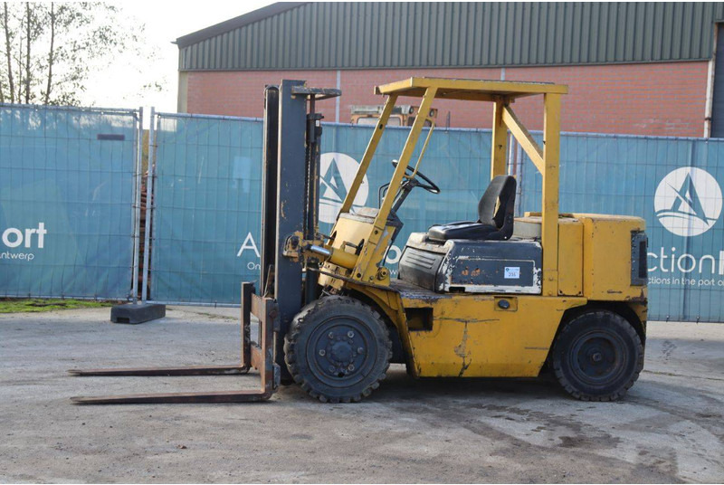 Komatsu - Дизельный погрузчик: фото 1 Komatsu - Дизельный погрузчик: фото 1