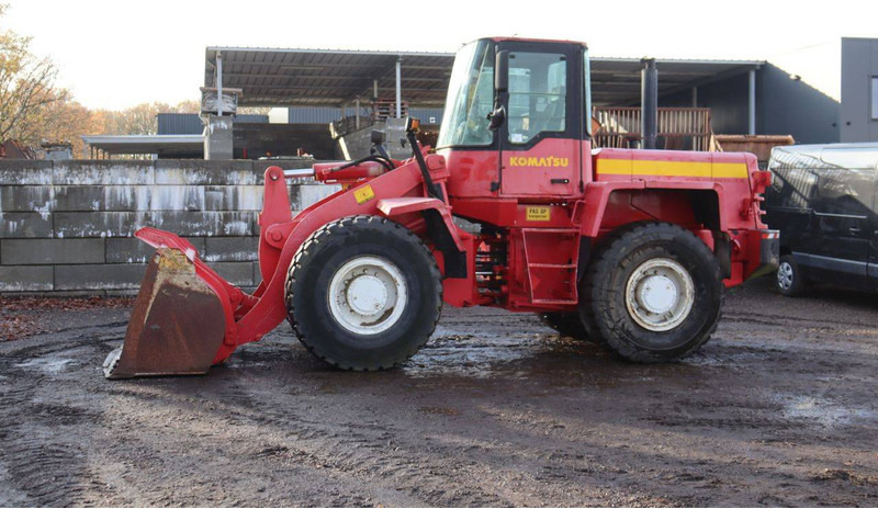 Komatsu WA 270-3 - Колёсный погрузчик: фото 1 Komatsu WA 270-3 - Колёсный погрузчик: фото 1