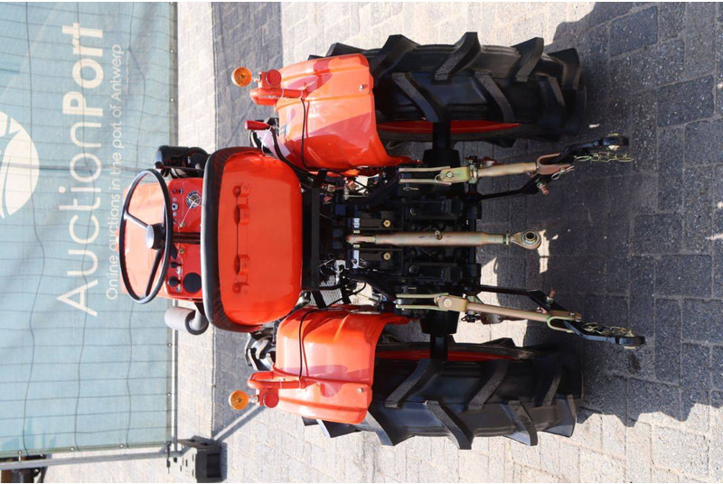 Kubota B7001 - Трактор: фото 5 Kubota B7001 - Трактор: фото 5