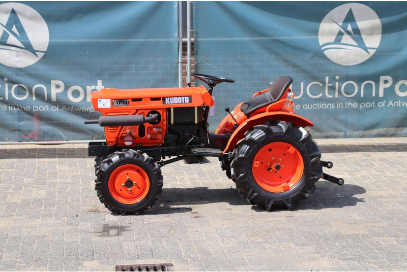 Kubota B7001 - Трактор: фото 1 Kubota B7001 - Трактор: фото 1