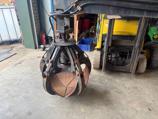 Manitou Hydraulic grapple attachment - Грейфер: фото 4 Manitou Hydraulic grapple attachment - Грейфер: фото 4