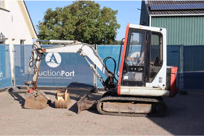 Takeuchi TB025 - Гусеничный экскаватор: фото 2 Takeuchi TB025 - Гусеничный экскаватор: фото 2