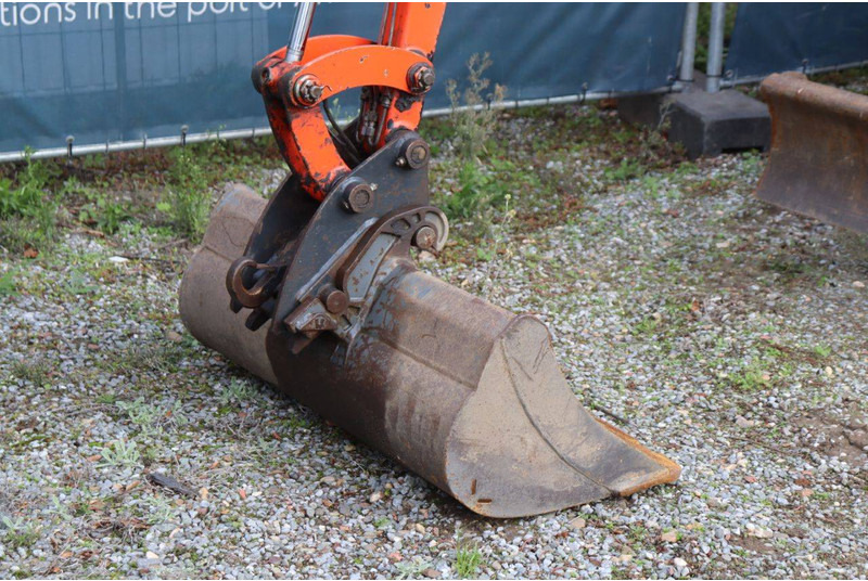 Мини-экскаватор Takeuchi TB216: фото 10 Мини-экскаватор Takeuchi TB216: фото 10