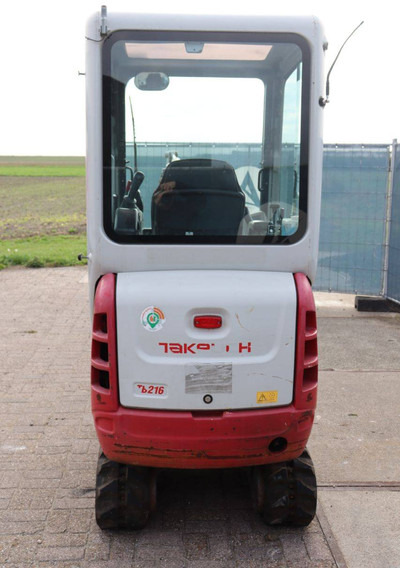 Takeuchi TB216 - Мини-экскаватор: фото 5 Takeuchi TB216 - Мини-экскаватор: фото 5