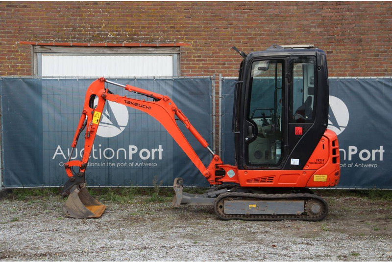 Takeuchi TB216 - Мини-экскаватор: фото 2 Takeuchi TB216 - Мини-экскаватор: фото 2