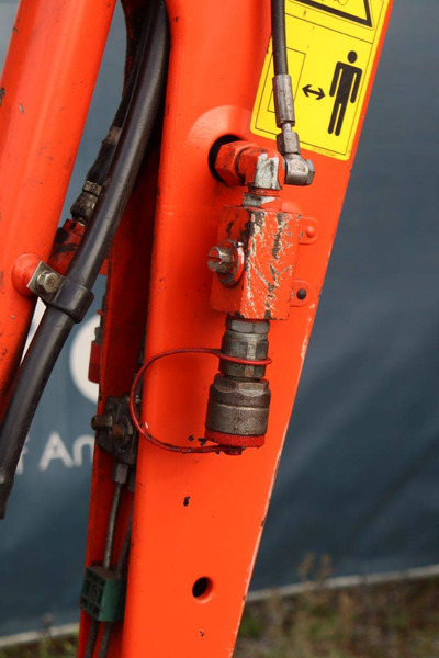 Мини-экскаватор Takeuchi TB216: фото 13 Мини-экскаватор Takeuchi TB216: фото 13