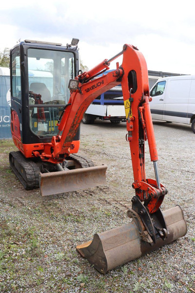 Мини-экскаватор Takeuchi TB216: фото 7 Мини-экскаватор Takeuchi TB216: фото 7