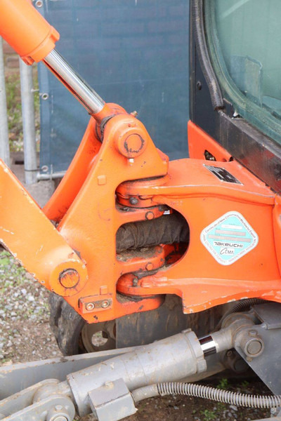 Мини-экскаватор Takeuchi TB216: фото 19 Мини-экскаватор Takeuchi TB216: фото 19