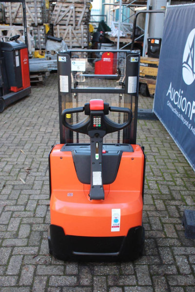 Toyota SWE200D - Штабелер: фото 4 Toyota SWE200D - Штабелер: фото 4