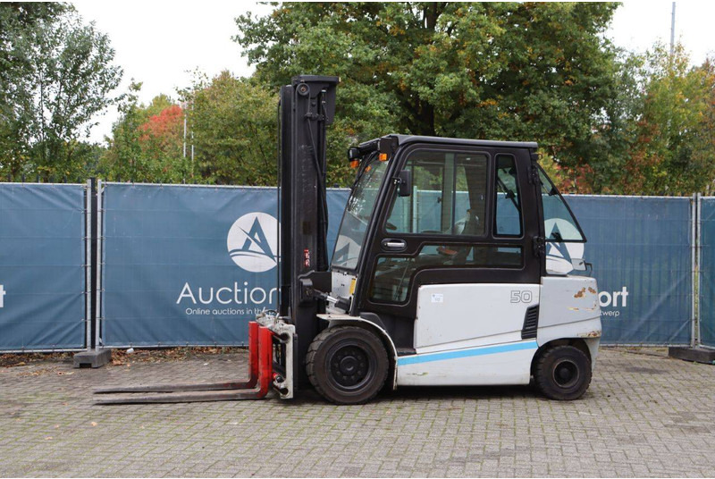 UniCarriers HX 50 - Электропогрузчик: фото 1 UniCarriers HX 50 - Электропогрузчик: фото 1