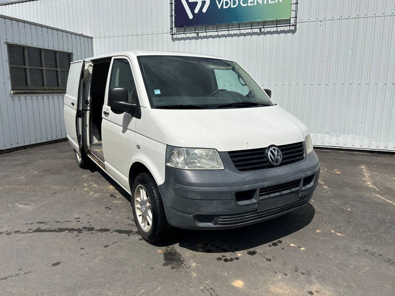 Volkswagen Transporter T5 - Цельнометаллический фургон: фото 5 Volkswagen Transporter T5 - Цельнометаллический фургон: фото 5