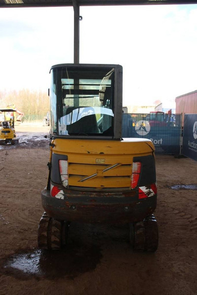 Volvo EC27C - Гусеничный экскаватор: фото 4 Volvo EC27C - Гусеничный экскаватор: фото 4