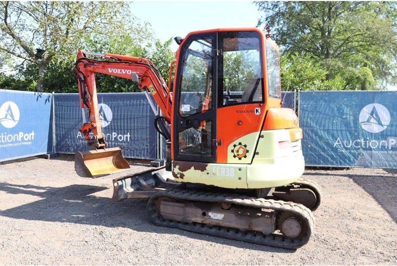 Volvo ECR38 - Гусеничный экскаватор: фото 3 Volvo ECR38 - Гусеничный экскаватор: фото 3