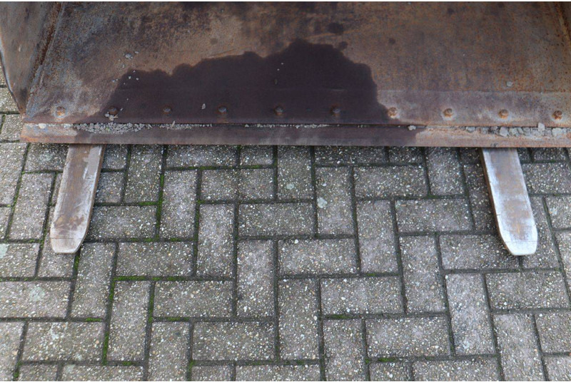 Колёсный погрузчик Volvo L25B-P: фото 12