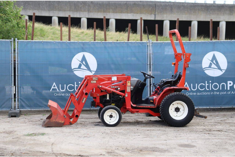 Yanmar YM 2001 - Трактор: фото 1 Yanmar YM 2001 - Трактор: фото 1