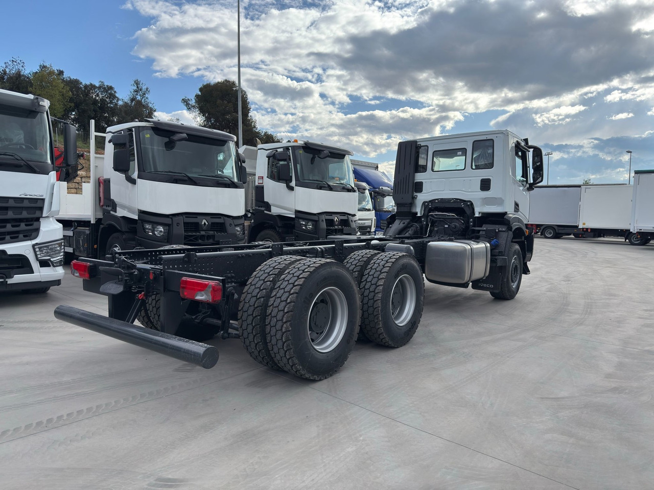 IVECO AD380T46 6x4 E6 (Chassis) - Грузовик-шасси: фото 4 IVECO AD380T46 6x4 E6 (Chassis) - Грузовик-шасси: фото 4