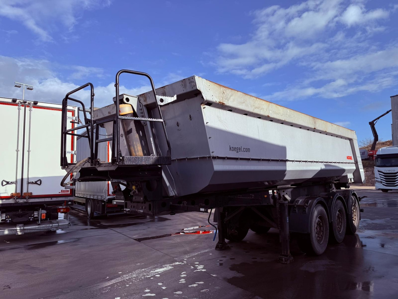 KOGEL SKM24 (Bathtub) - Самосвальный полуприцеп: фото 1 KOGEL SKM24 (Bathtub) - Самосвальный полуприцеп: фото 1