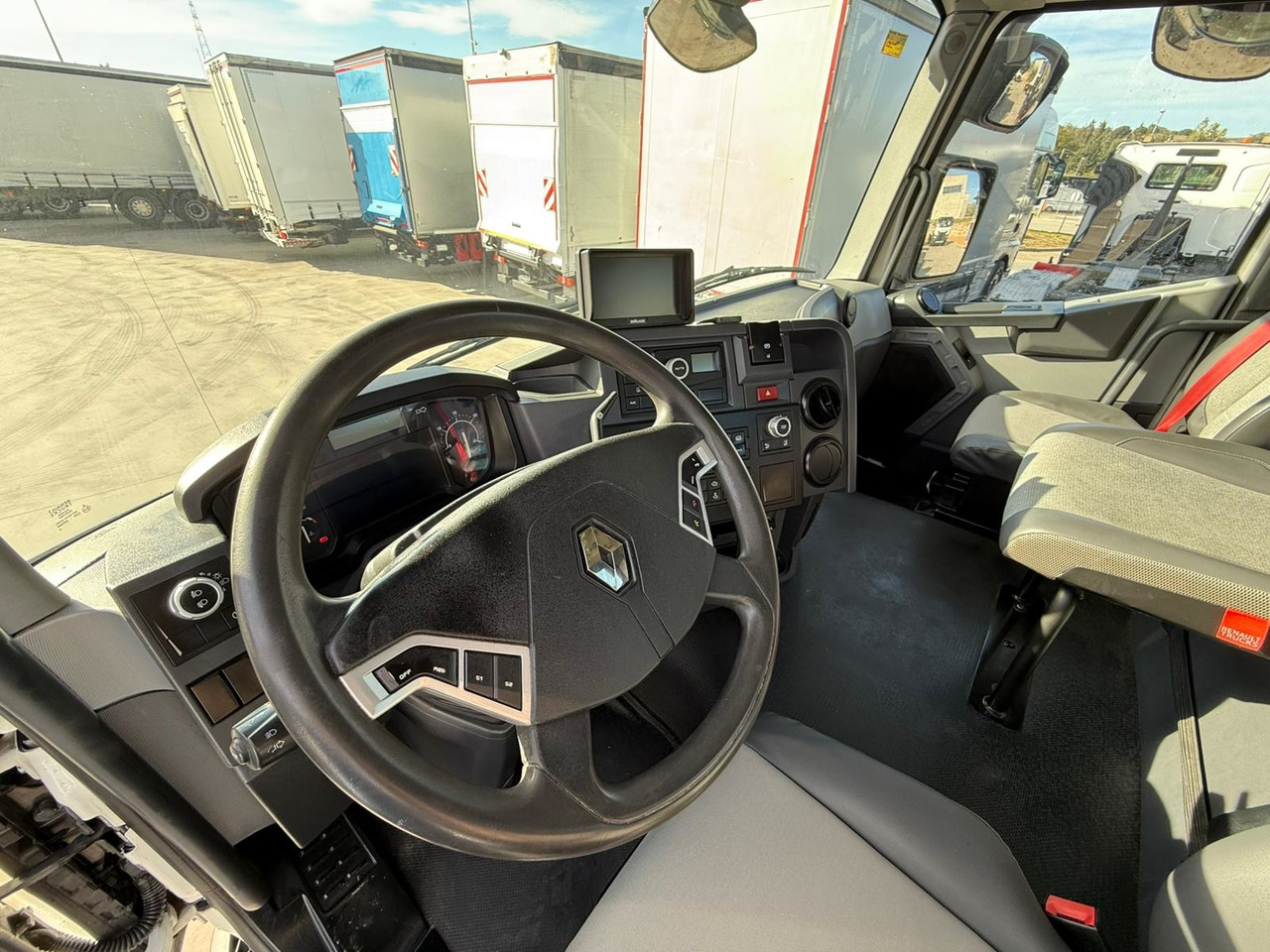 RENAULT C380.26 E6 (Chassis) - Грузовик-шасси: фото 5 RENAULT C380.26 E6 (Chassis) - Грузовик-шасси: фото 5