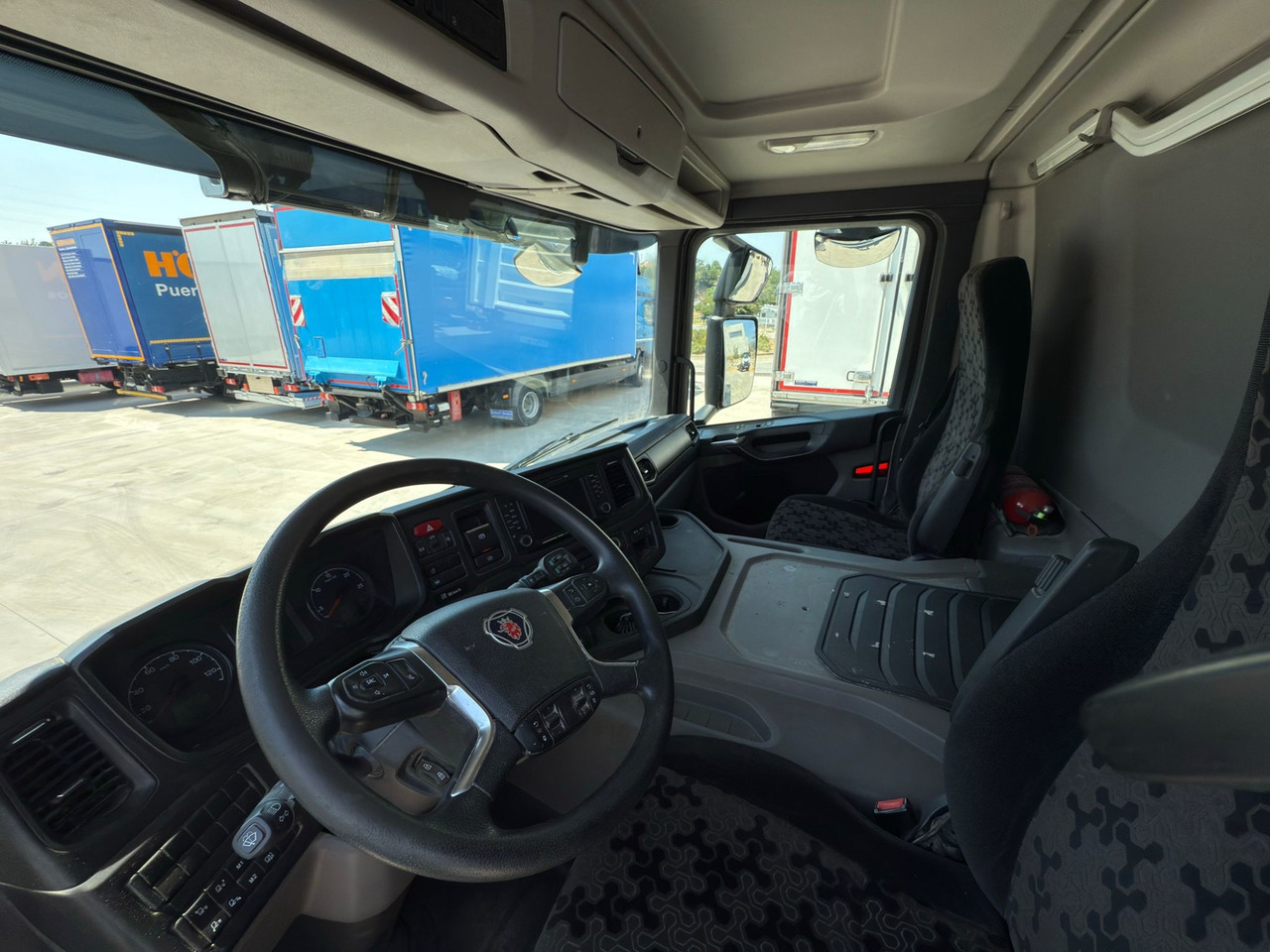 SCANIA P360 E6 (VAN) - Грузовик с закрытым кузовом: фото 5 SCANIA P360 E6 (VAN) - Грузовик с закрытым кузовом: фото 5