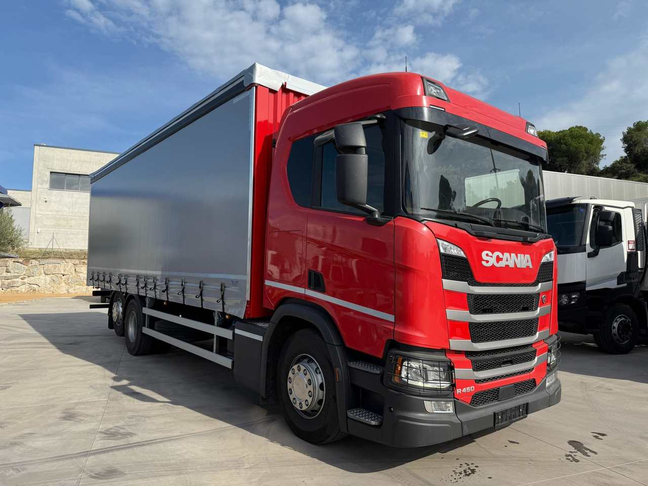 SCANIA R450 E6 (Tauliner) - Тентованный грузовик: фото 2 SCANIA R450 E6 (Tauliner) - Тентованный грузовик: фото 2