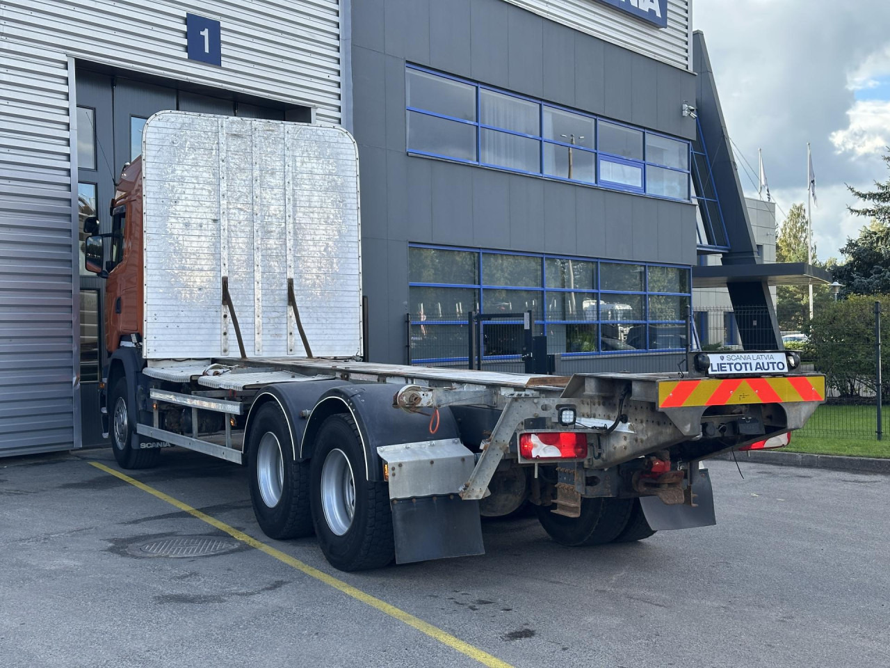 SCANIA R 450 CB6x4HHZ - Грузовик-шасси: фото 5 SCANIA R 450 CB6x4HHZ - Грузовик-шасси: фото 5