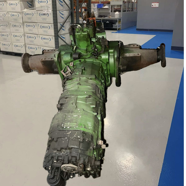 John Deere - Ось и запчасти: фото 1 John Deere - Ось и запчасти: фото 1