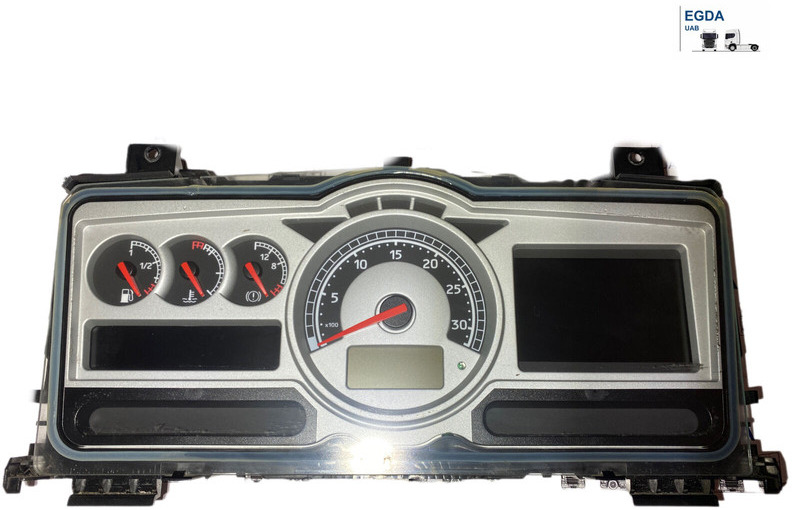 Renault - Приборная панель: фото 1 Renault - Приборная панель: фото 1