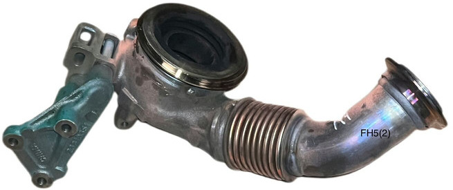 Volvo - Выхлопная труба: фото 2 Volvo - Выхлопная труба: фото 2