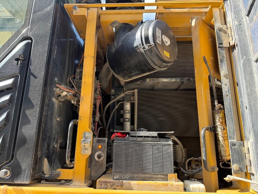 Гусеничный экскаватор CAT 335 F L CR: фото 31 Гусеничный экскаватор CAT 335 F L CR: фото 31