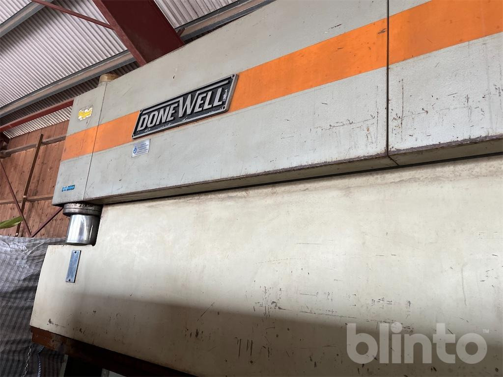 Donewell 110-4000 - Металлообрабатывающий станок: фото 4 Donewell 110-4000 - Металлообрабатывающий станок: фото 4